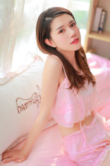 我能把手伸到你的衣服吗什么意思